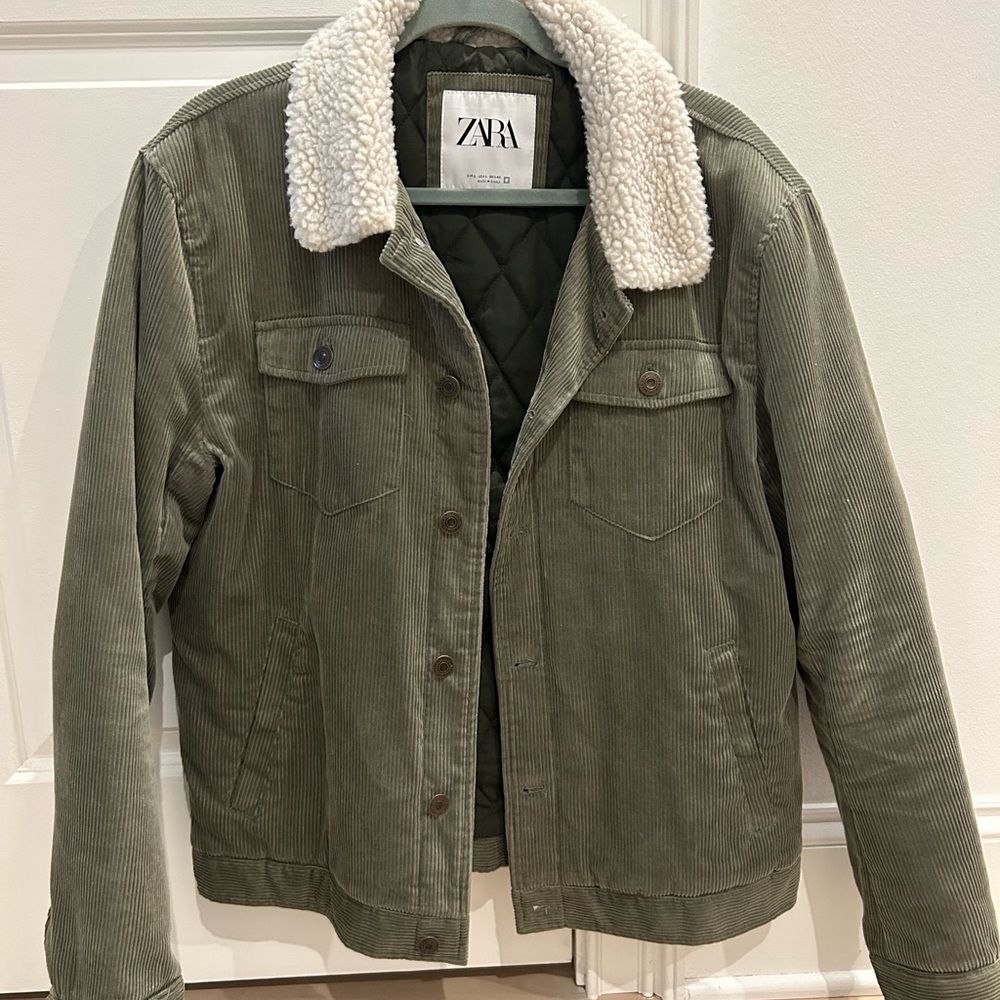 Zara men’s Corduroy jacket large green
